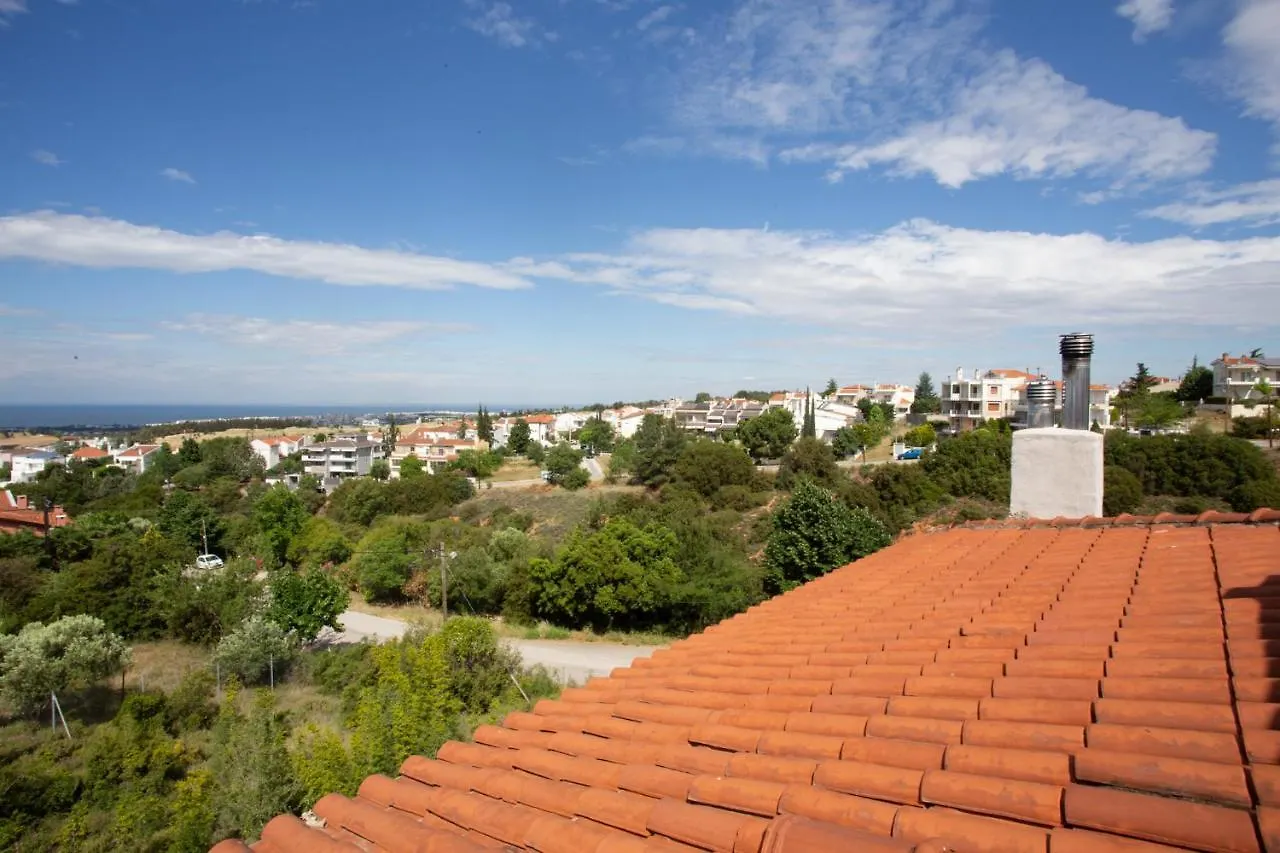 Τraditional Fully Detached Villa on a luxurious Hillock of Thessaloniki PANORAMA with its own Garden also for Family&Wedding gatherings&Kid's parties - under 13