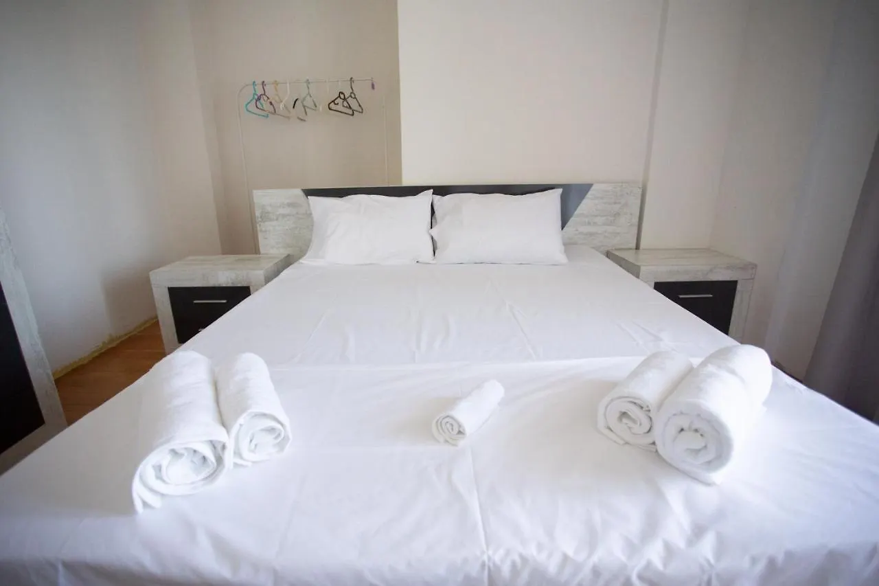 Τraditional Fully Detached Villa on a luxurious Hillock of Thessaloniki PANORAMA with its own Garden also for Family&Wedding gatherings&Kid's parties - under 13 0*,